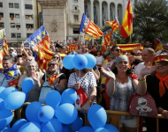 «Somos valencianos y queremos que dejen de meter el catalanismo en los colegios»